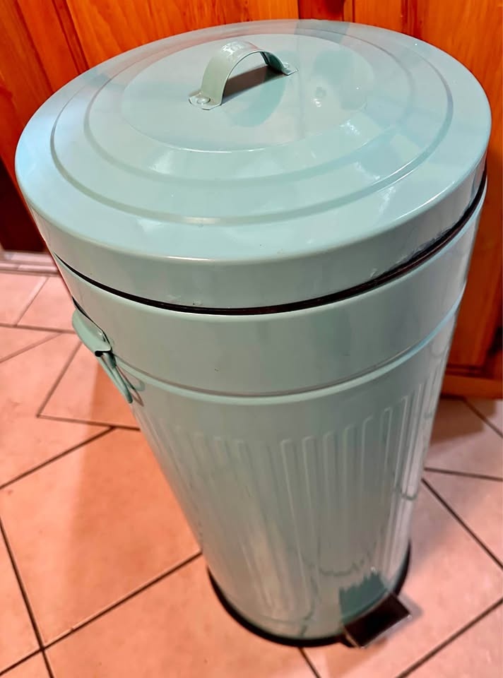 Sweet Step Trash Can – Works Great, Repaired With Wine