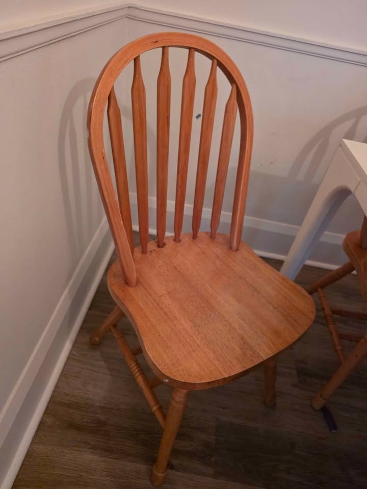 6 Wooden Chairs - photo 4