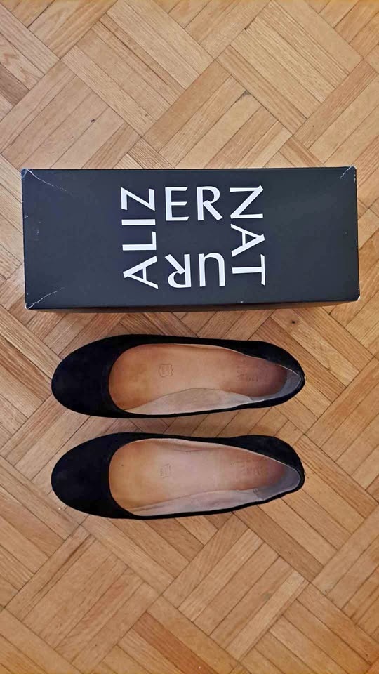 Naturalizer Brittney ballet flats, sz 8. Leather x Suede