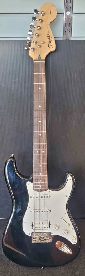 Squier Affinity Strat (29731937)