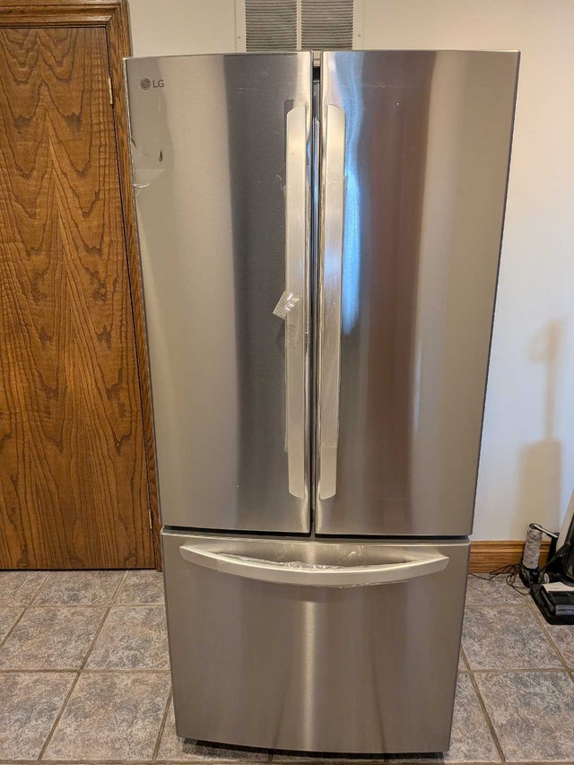 LG LRFNS2200S Brand New Fridge!!