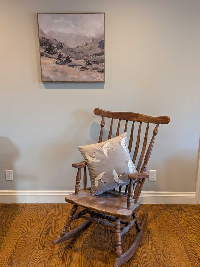 Solid Wood Rocking Chair - photo 4