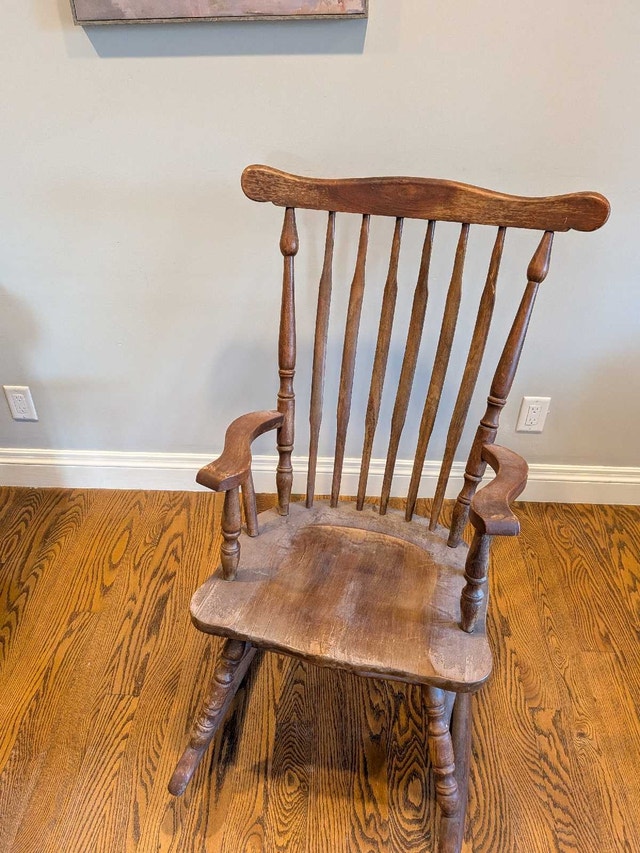 Solid Wood Rocking Chair - photo 5