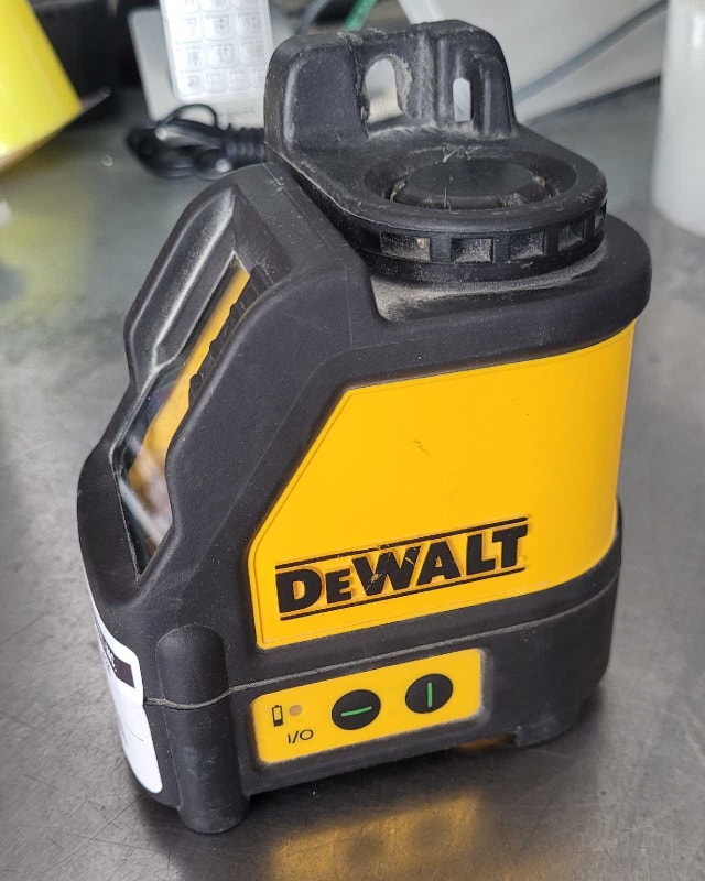 Dewalt DW088CG Green Laser Level (30723317)