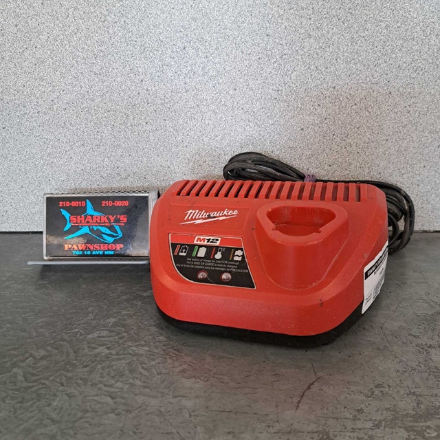 MILWAUKEE M12 CHARGER (28892523)