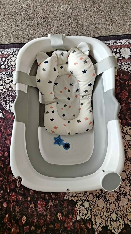 Baby bath tub