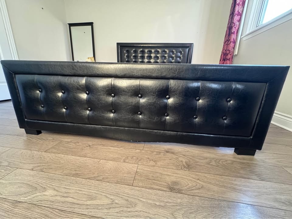 Moving out sale!!! Fancy Queen Size Bed frame - photo 3
