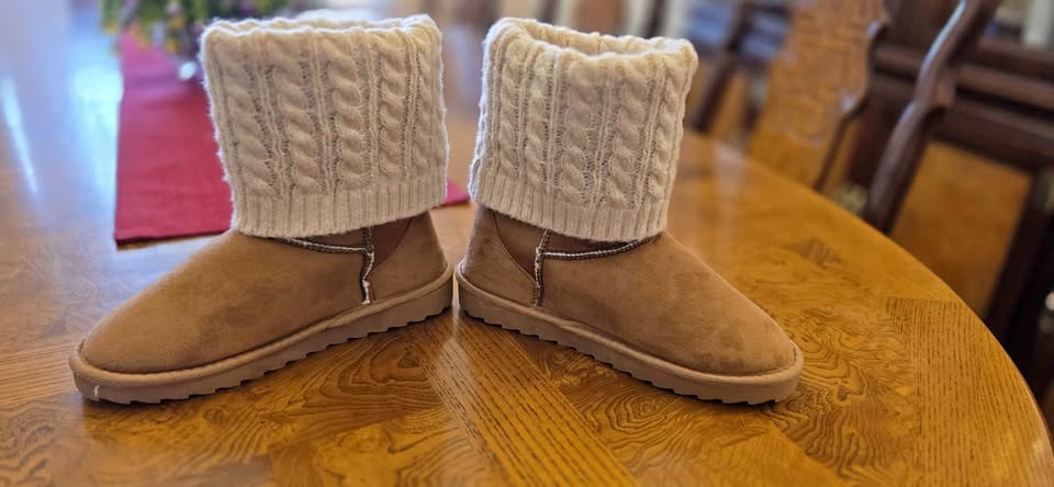 Ladies Brown Boots - Size 6