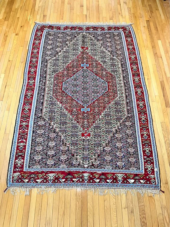 Vintage Persian Carpet/Rug With Fringe - Never Used 🥕 thumbnail