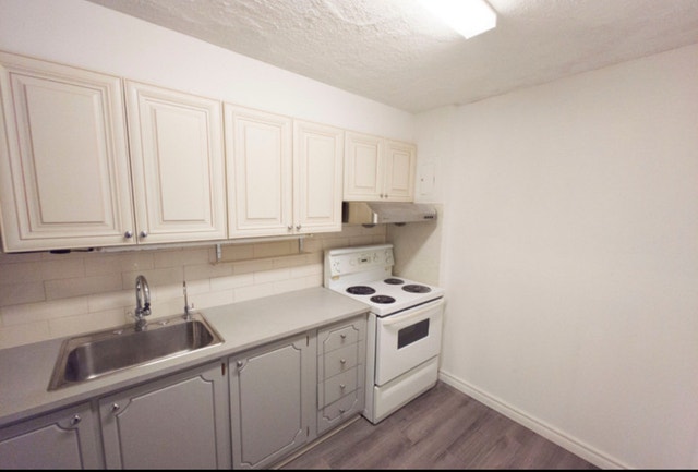 2 Bed Condo Scarborough for Rent