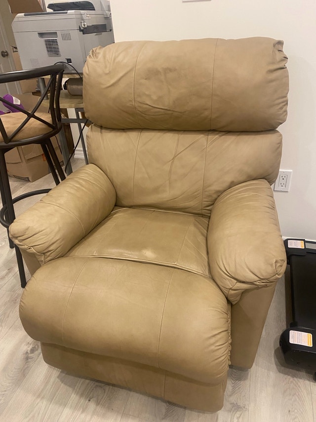 $250 or Best Offer Beige Recliner Chair