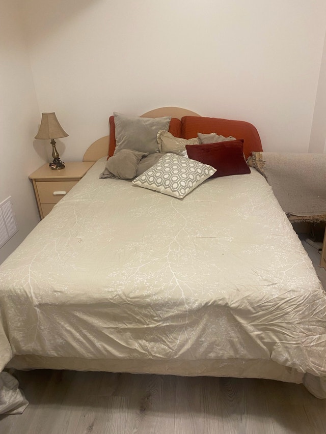 $150 OR BEST OFFER DOUBLE BEDROOM SET