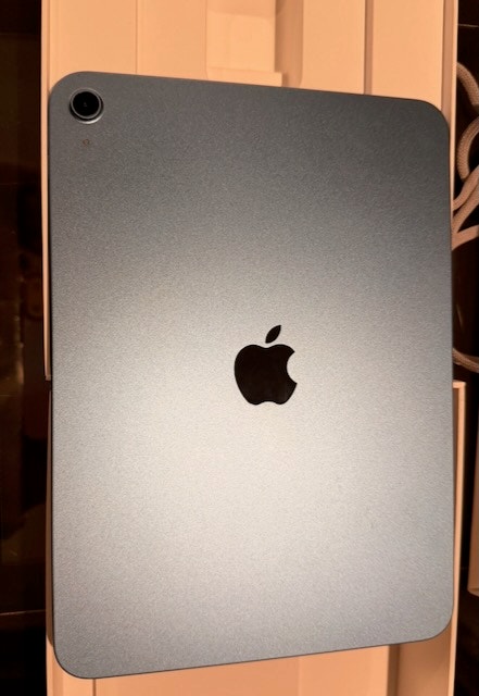 Blue iPad A16 - Like New - photo 2
