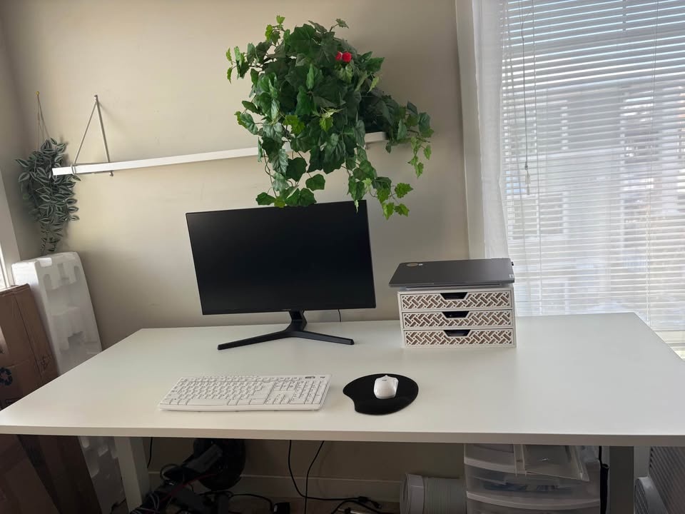 Desky Sit/Stand Desk w/ Cable & Power Channel - photo 3