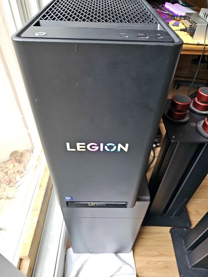 Lenovo Legion T5 Gaming Desktop RTX 5070