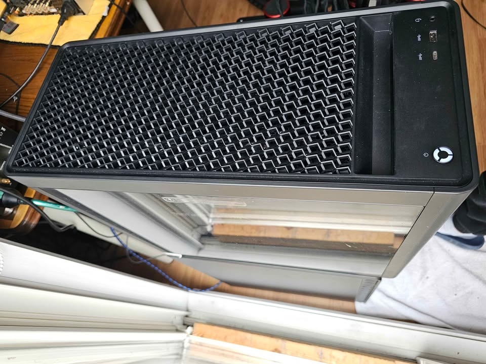 Lenovo Legion T5 Gaming Desktop RTX 5070 - photo 2
