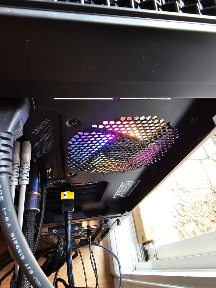 Lenovo Legion T5 Gaming Desktop RTX 5070 - photo 3