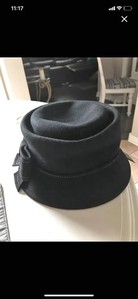 Felt black hat new thumbnail