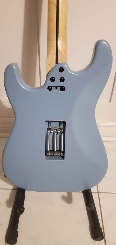 Stratocaster with Floyd Rose and Locking Tuners - photo 5
