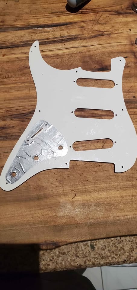 Squire vintage stratocaster SSS 8 hole pick guard - photo 2