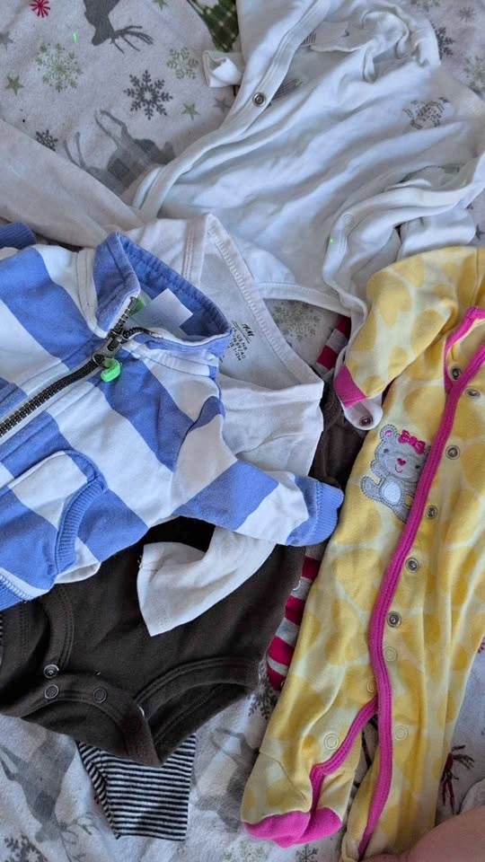 Baby Clothes - Newborn Mostly