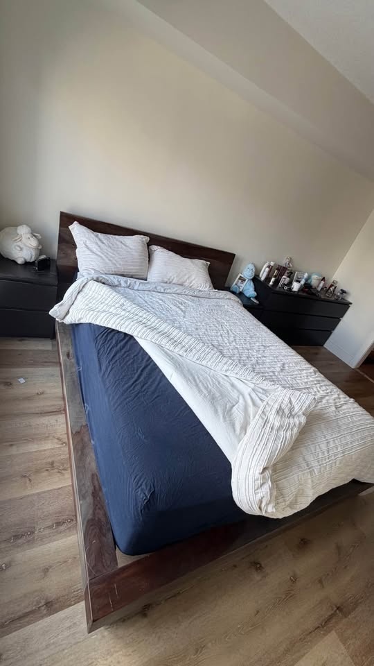 Solid Wood Bed + Mattress + 2 Nightstands + Dresser - photo 4