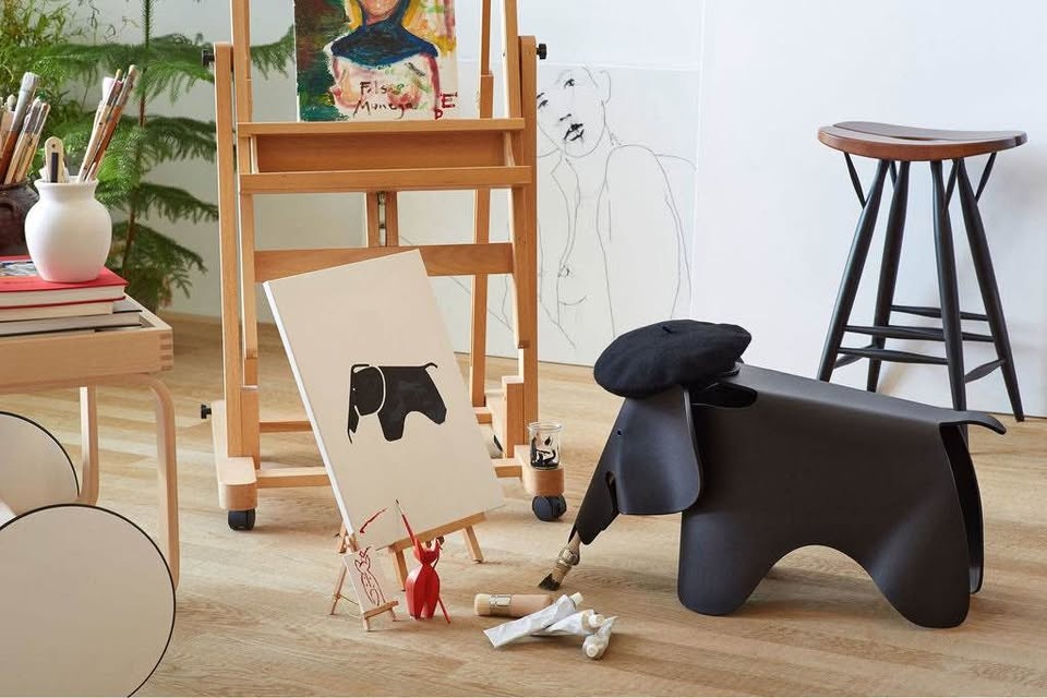 Large Vitra Eames Elephant Stool - Poppy Red - photo 5