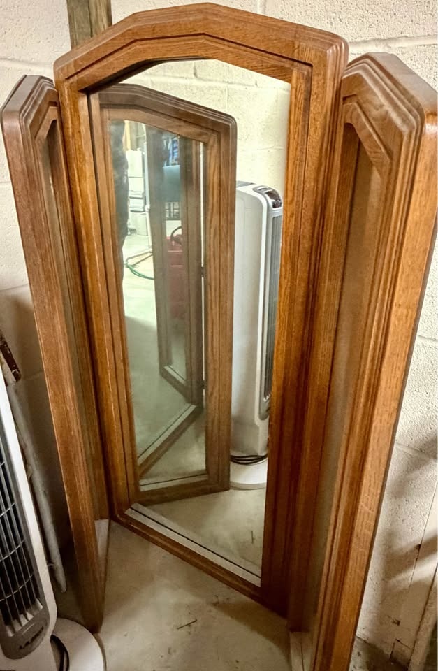 Dresser with unfinished mirror - photo 2