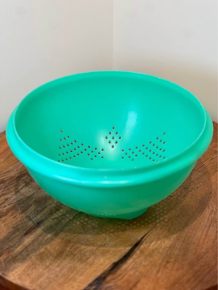 Vintage Tupperware Colander (Model #339) Jadeite Green - photo 2