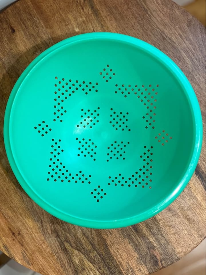 Vintage Tupperware Colander (Model #339) Jadeite Green - photo 3