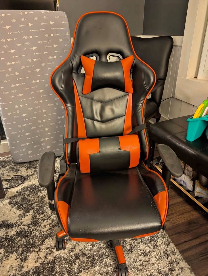 Black & Red Gaming Chair w/ Pillows