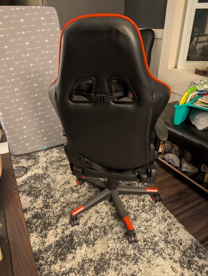 Black & Red Gaming Chair w/ Pillows - photo 3