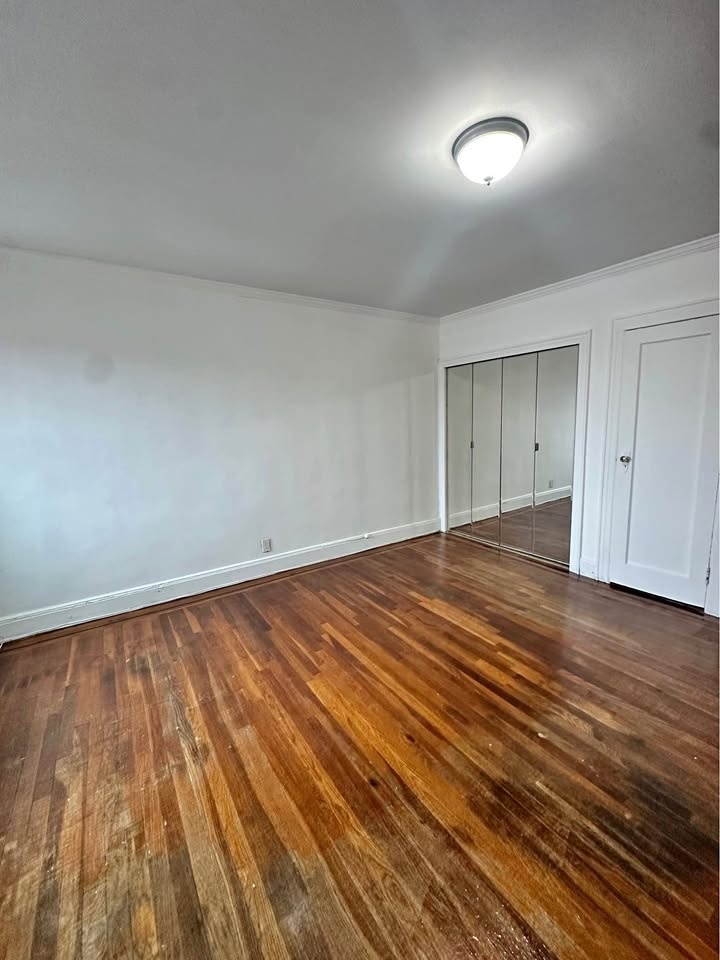 3 Beds 2 Baths Apartment for Rent
