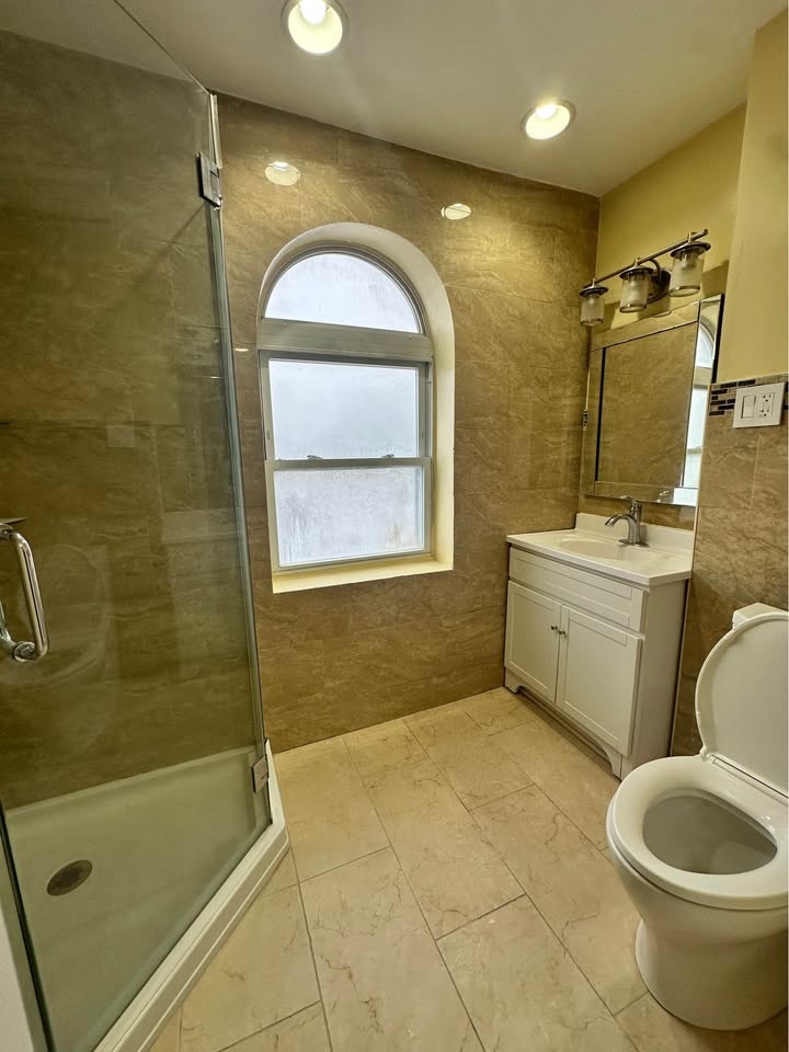 3 Beds 2 Baths Apartment for Rent - photo 3