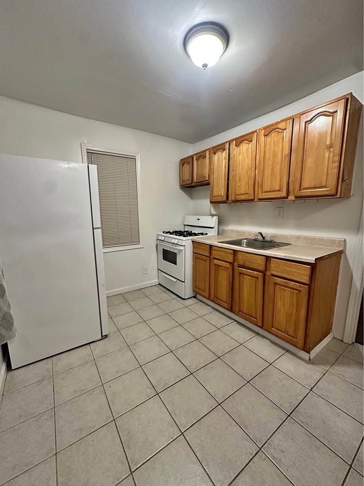 2 Beds 1 Bath - House