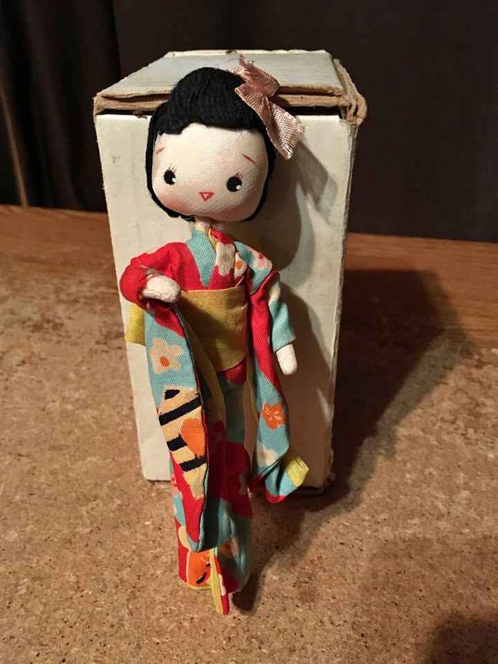 VINTAGE JAPANESE KIMONO DOLL CLOTH 6.5"