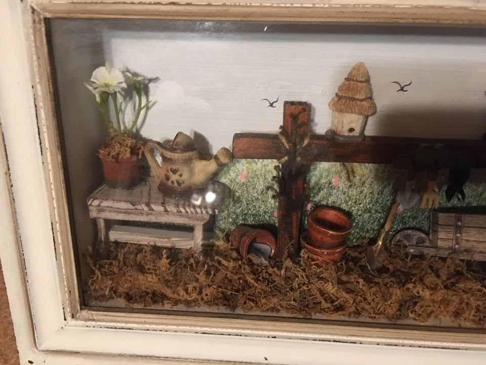 VINTAGE GARDEN SHADOW BOX DIORAMA – MINIATURE SPRING SCENE - photo 3