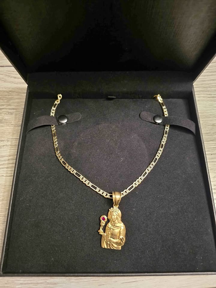 18 k gold plated pendent