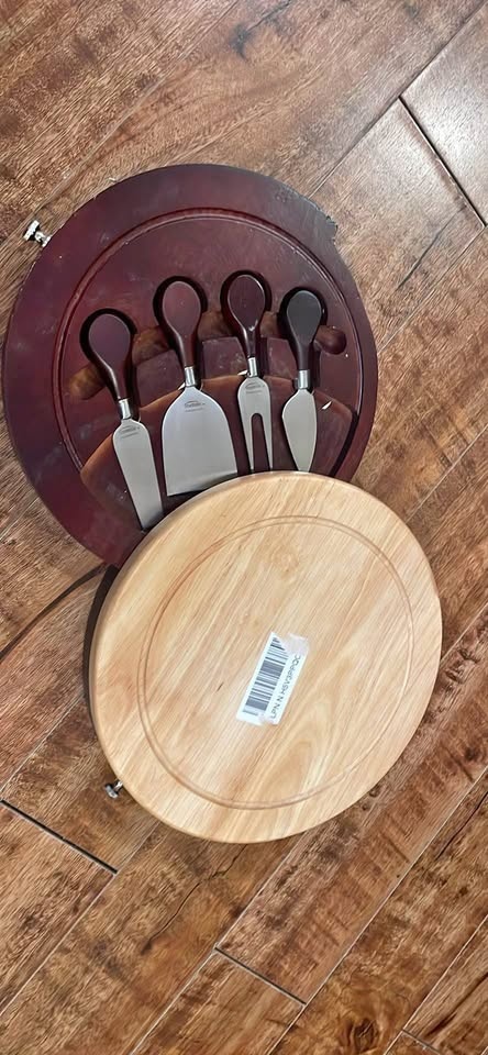 Wooden Round Cheese Board and 4 Knives Set with Slide-Out Cutler - photo 3