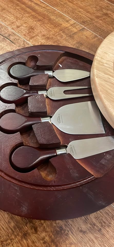 Wooden Round Cheese Board and 4 Knives Set with Slide-Out Cutler - photo 4
