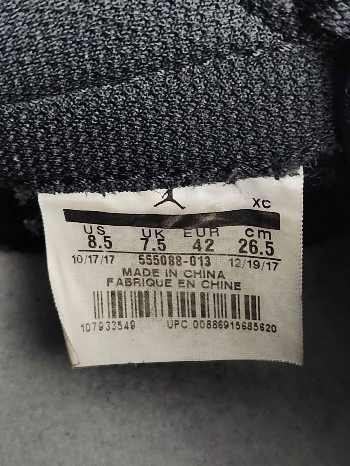 Jordan 1 High OG Shadow - photo 2