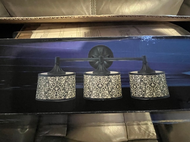 BRAND NEW Eurofase EasyLITE Melosa 3-Light Bathroom Vanity Fixtu - photo 2