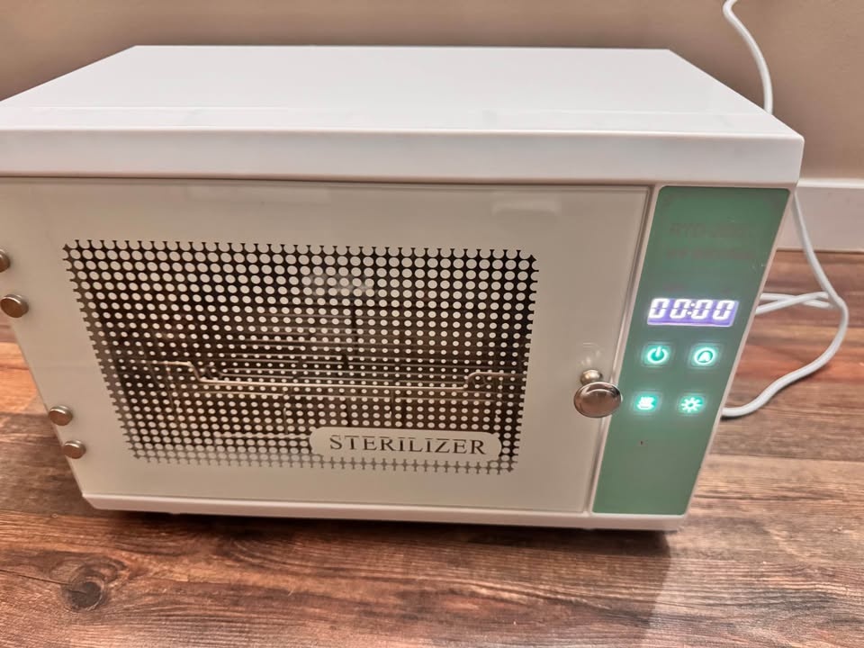 UV Sterilizer for Nail Tools - photo 4