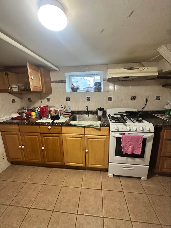 1 Bed 1 Bath Apartment for Rent - photo 2