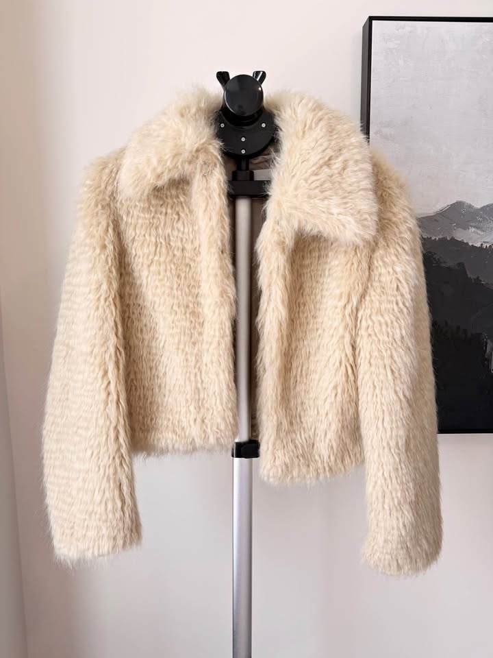 Aritzia Chamonix Fur Coat Size S NWT