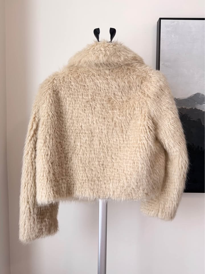 Aritzia Chamonix Fur Coat Size S NWT - photo 2