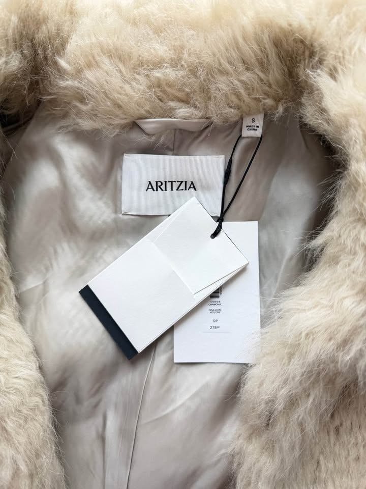 Aritzia Chamonix Fur Coat Size S NWT - photo 3