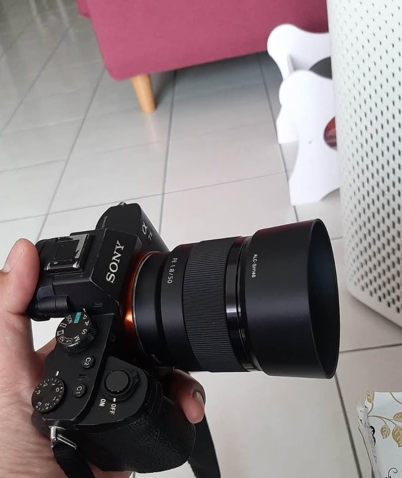 Sony Alpha a7ii Mirrorless Camera with Kit Lens