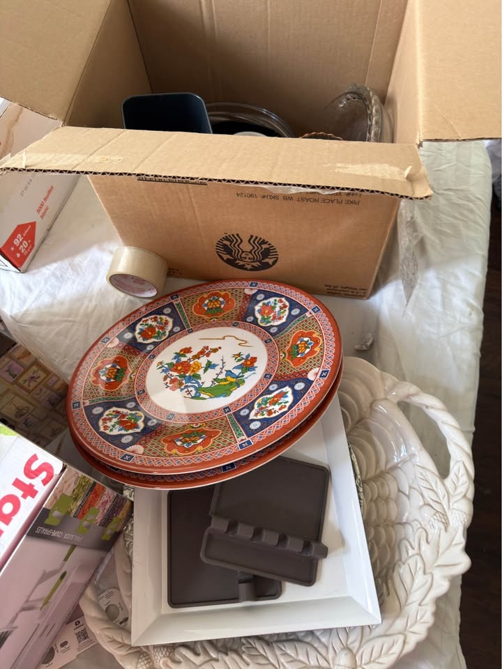 Various kitchen supplies and home decor (everything for $50) - photo 5