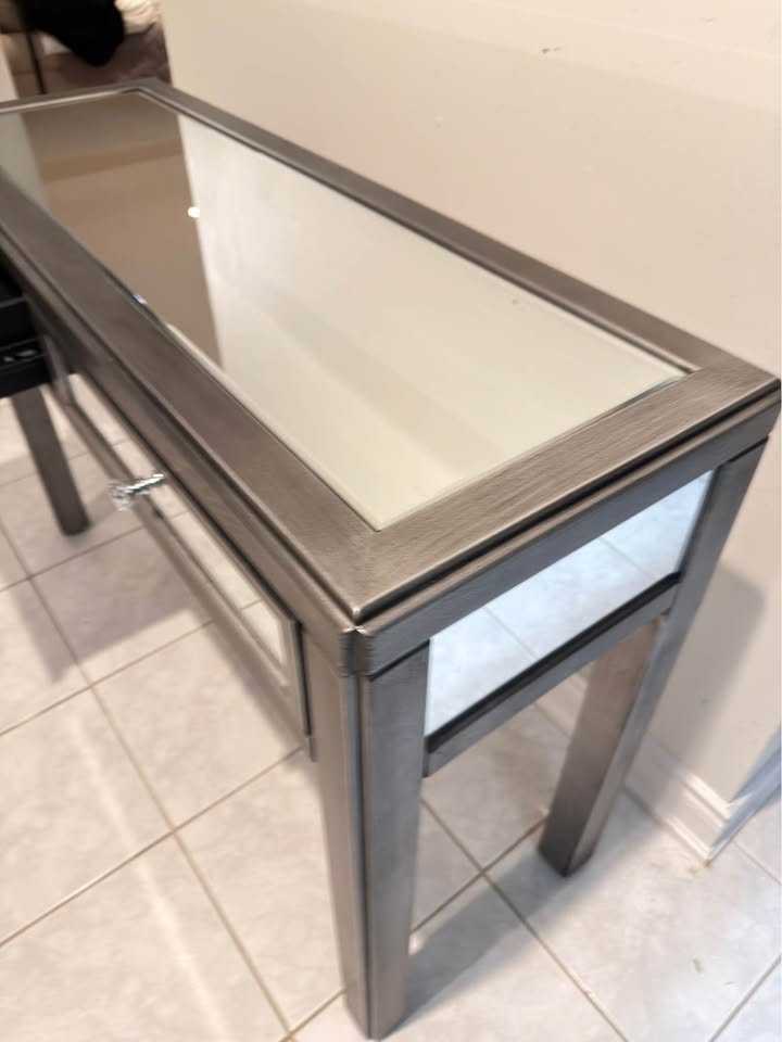 Console from Bouclair (Retail $375) - photo 4